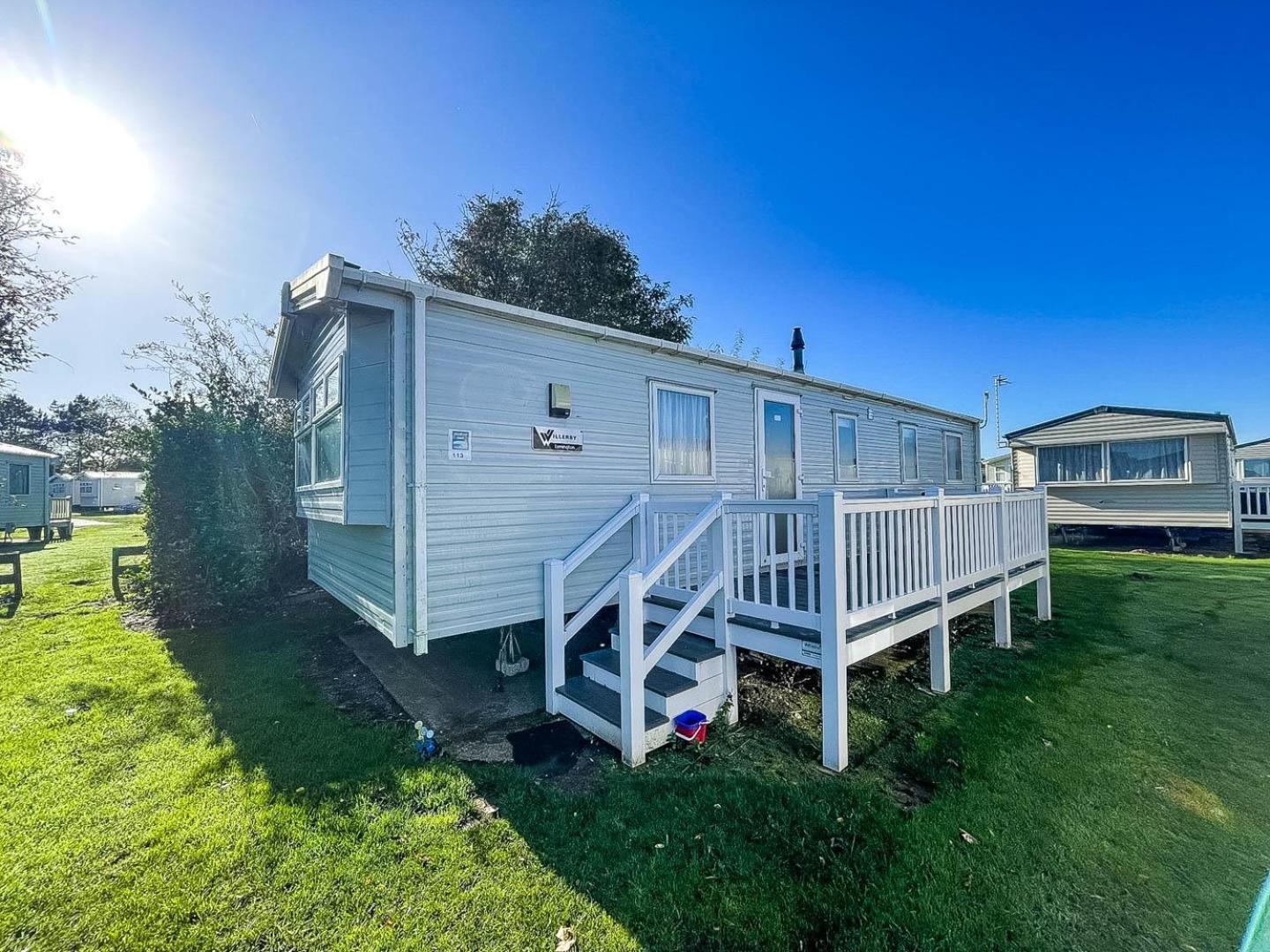 Lovely Caravan With Decking And Outside Furniture At Broadland Sands Ref 20113Bs Hopton on Sea Eksteriør bilde