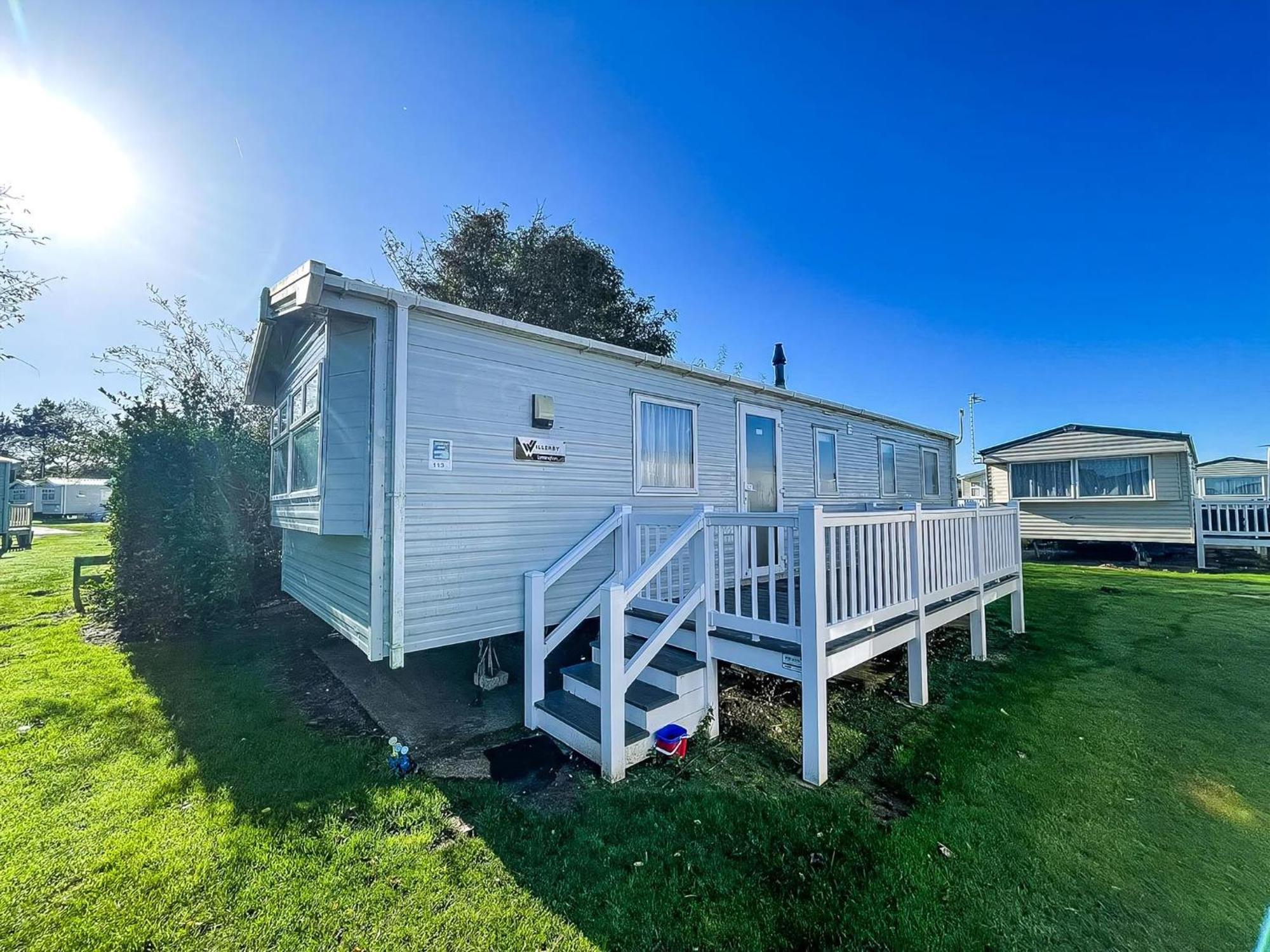 Lovely Caravan With Decking And Outside Furniture At Broadland Sands Ref 20113Bs Hopton on Sea Eksteriør bilde